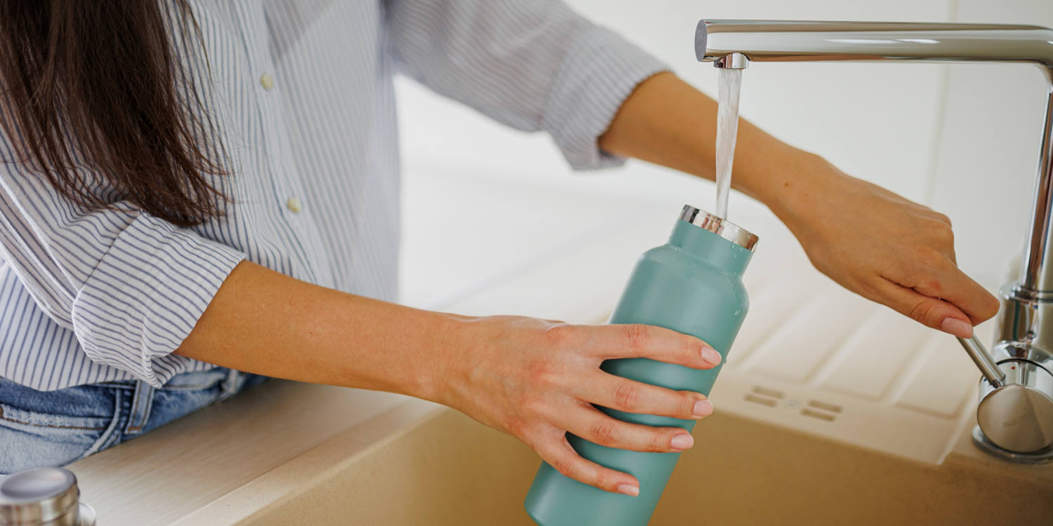 How to clean your reusable water bottle and keep it mold-free and smelling fresh