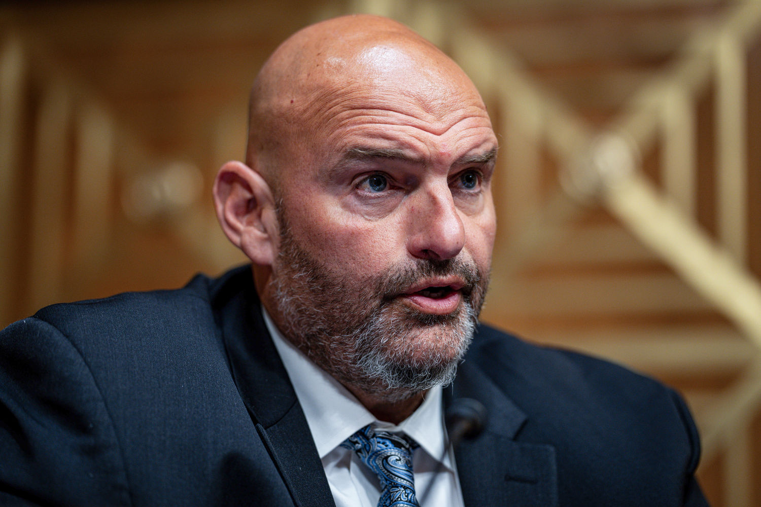Sen. John Fetterman makes a surprise cameo praising Republicans at the GOP convention