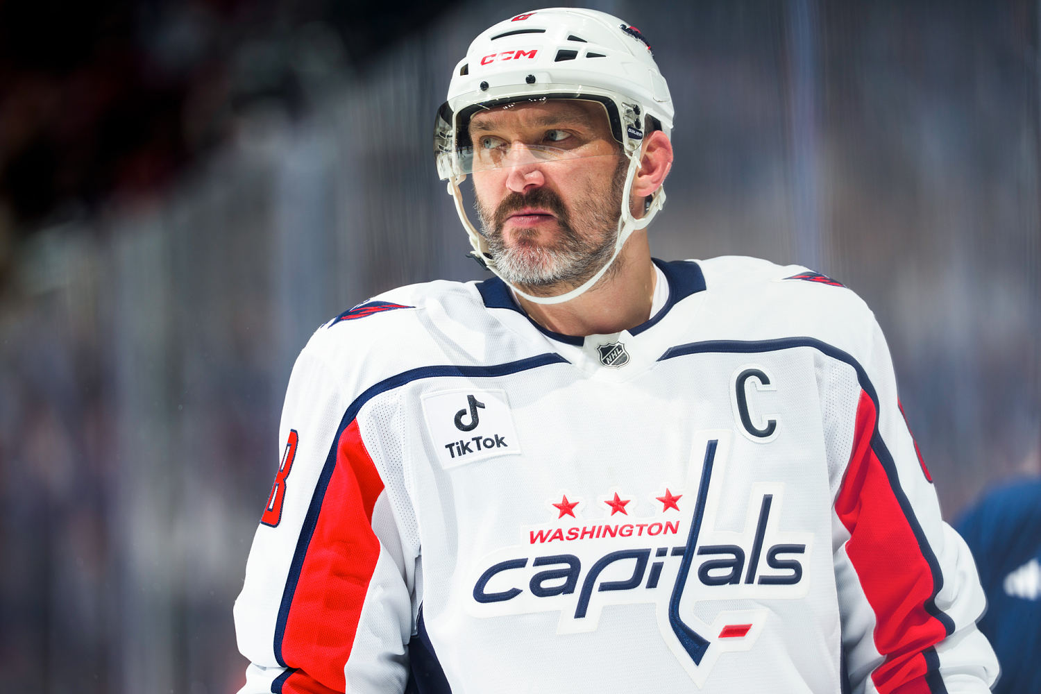 Alex Ovechkin, all-time NHL goal scorer, appears in ad supporting Vladimir Putin