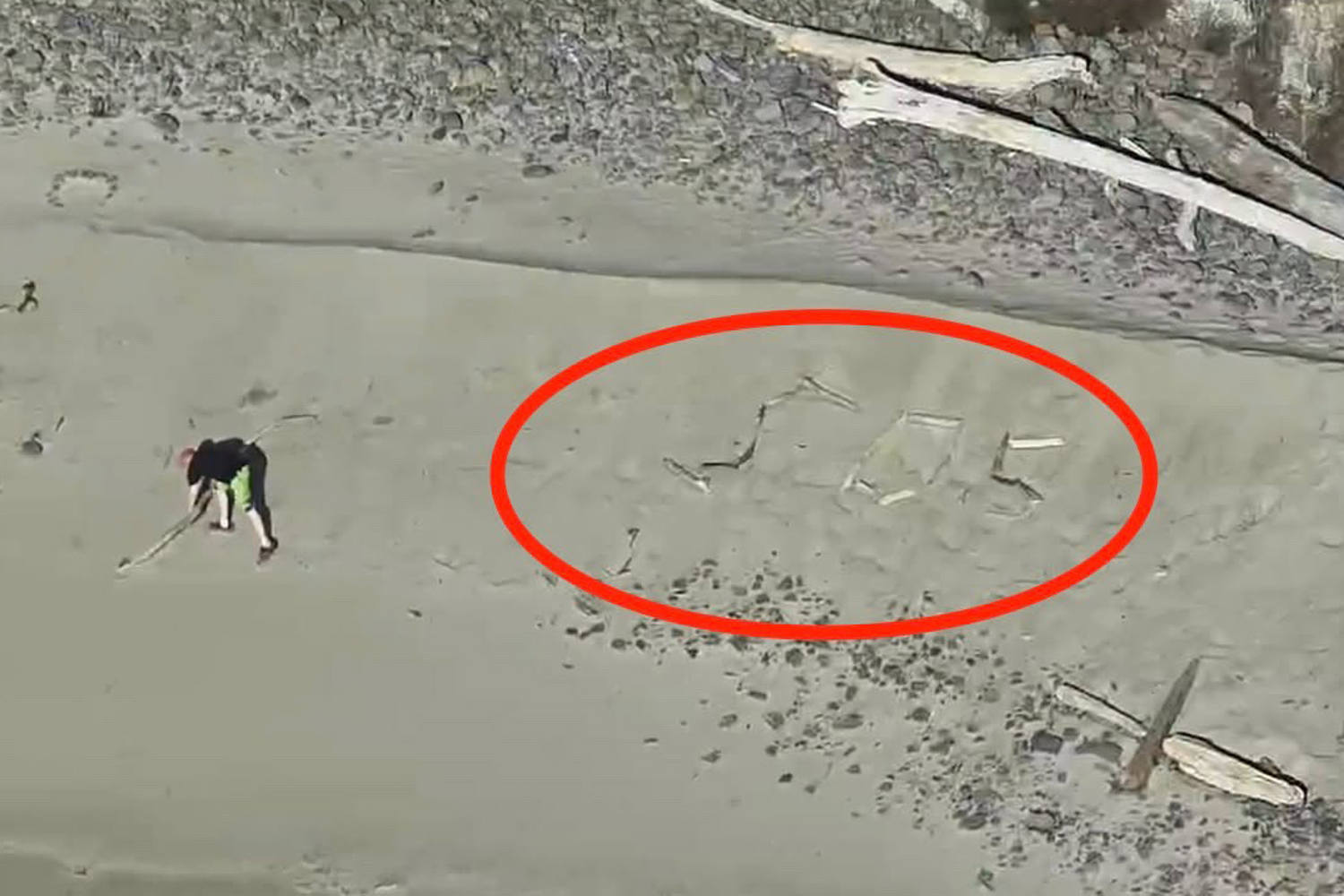Tourists seeking photos on remote Oregon beach get trapped by tides, spell ‘SOS’ with driftwood