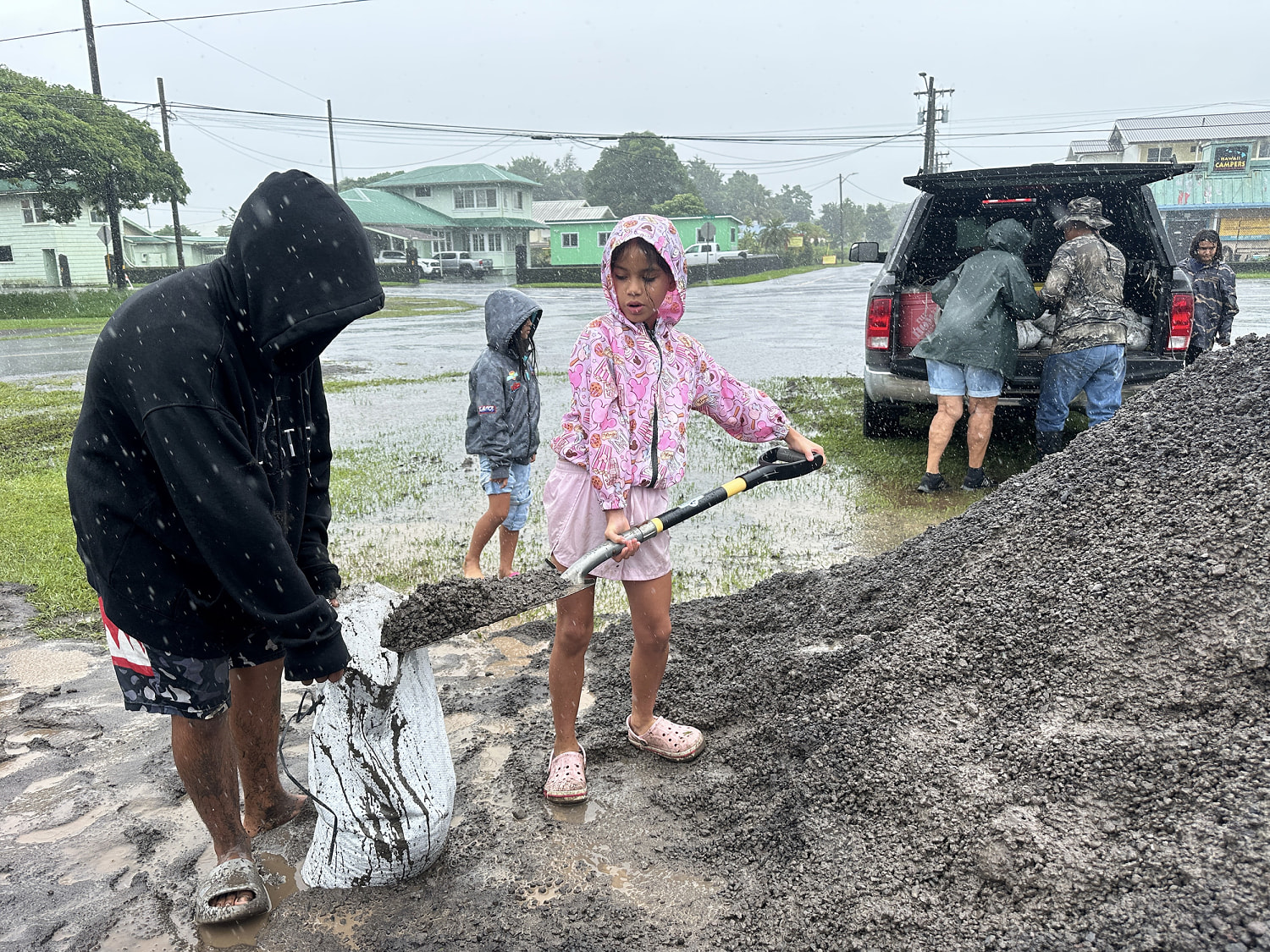 Hurricane Nolo expected to bring heavy rain as it skirts Hawaii’s Big Island