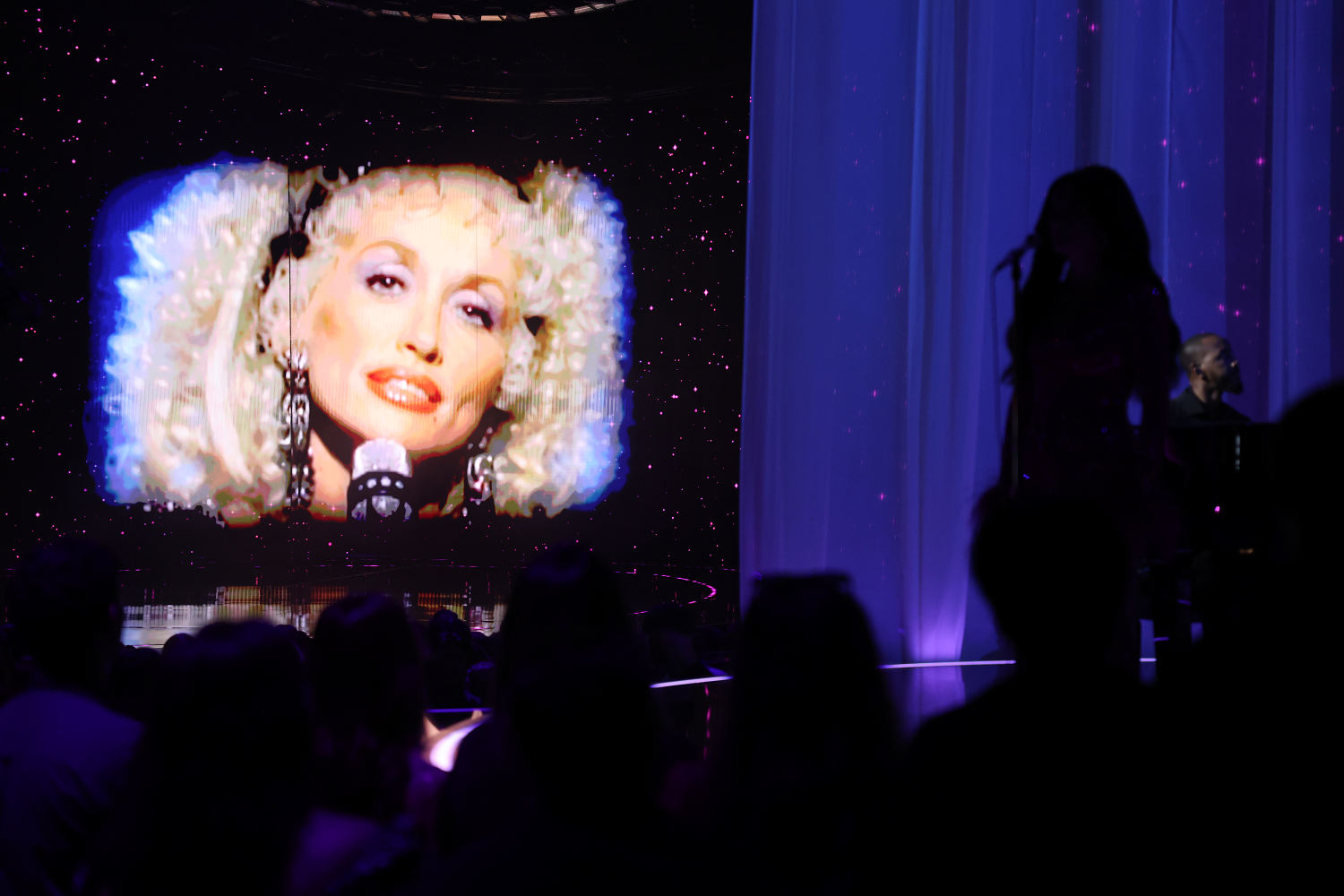 Vintage Dolly Parton Footage Kicks Off Her VMAs Tribute as Kacey Musgraves Honors Late Legend