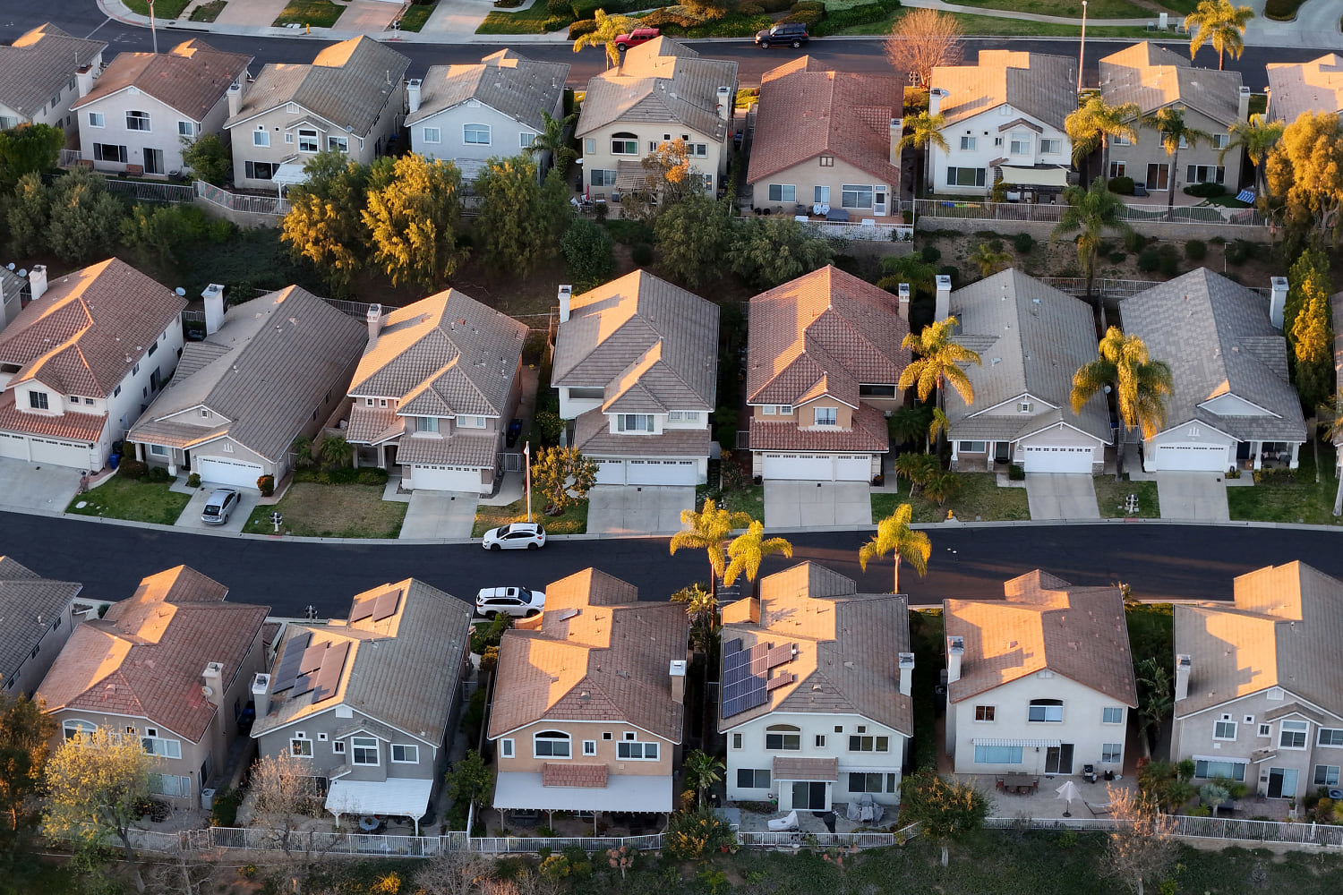 Mortgage rates hit highest point since 2023 as Treasury yields rise