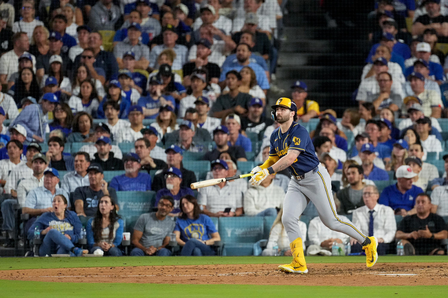 Brewers sweep Dodgers to reach World Series for first time since 1982
