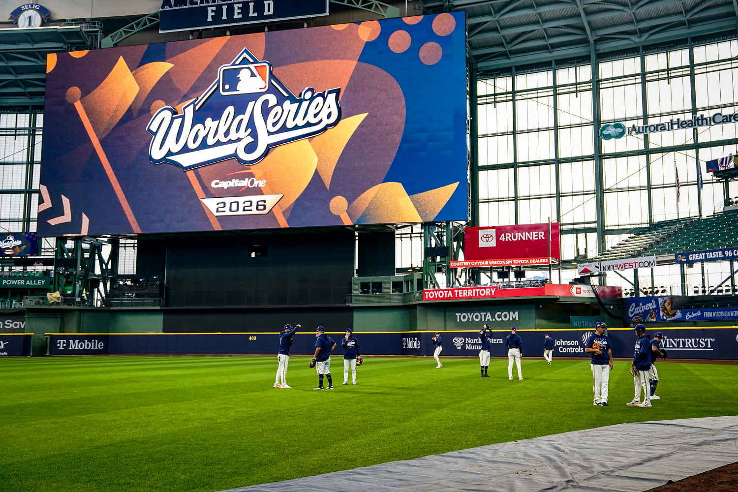 With MLB lockout looming, World Series readies for two small-market teams