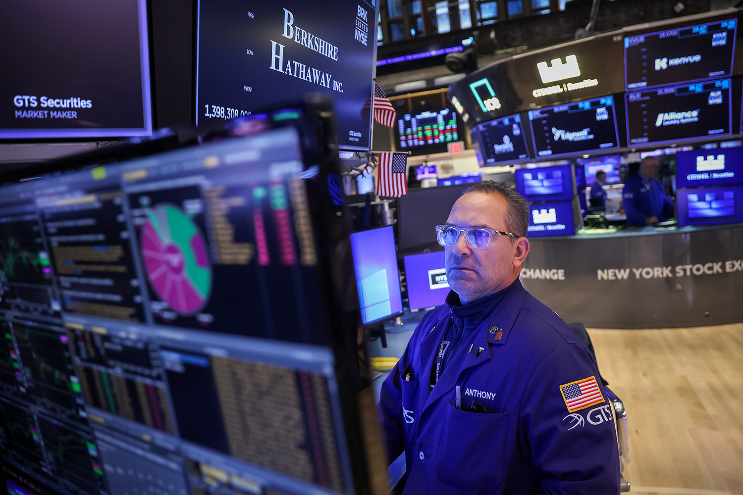 Tech stocks set to wipe out $1 trillion in value as concerns about the AI boom deepen