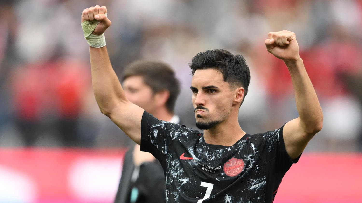 Un gol sobre la hora de Eustáquio coloca a Canadá en Octavos de Final.