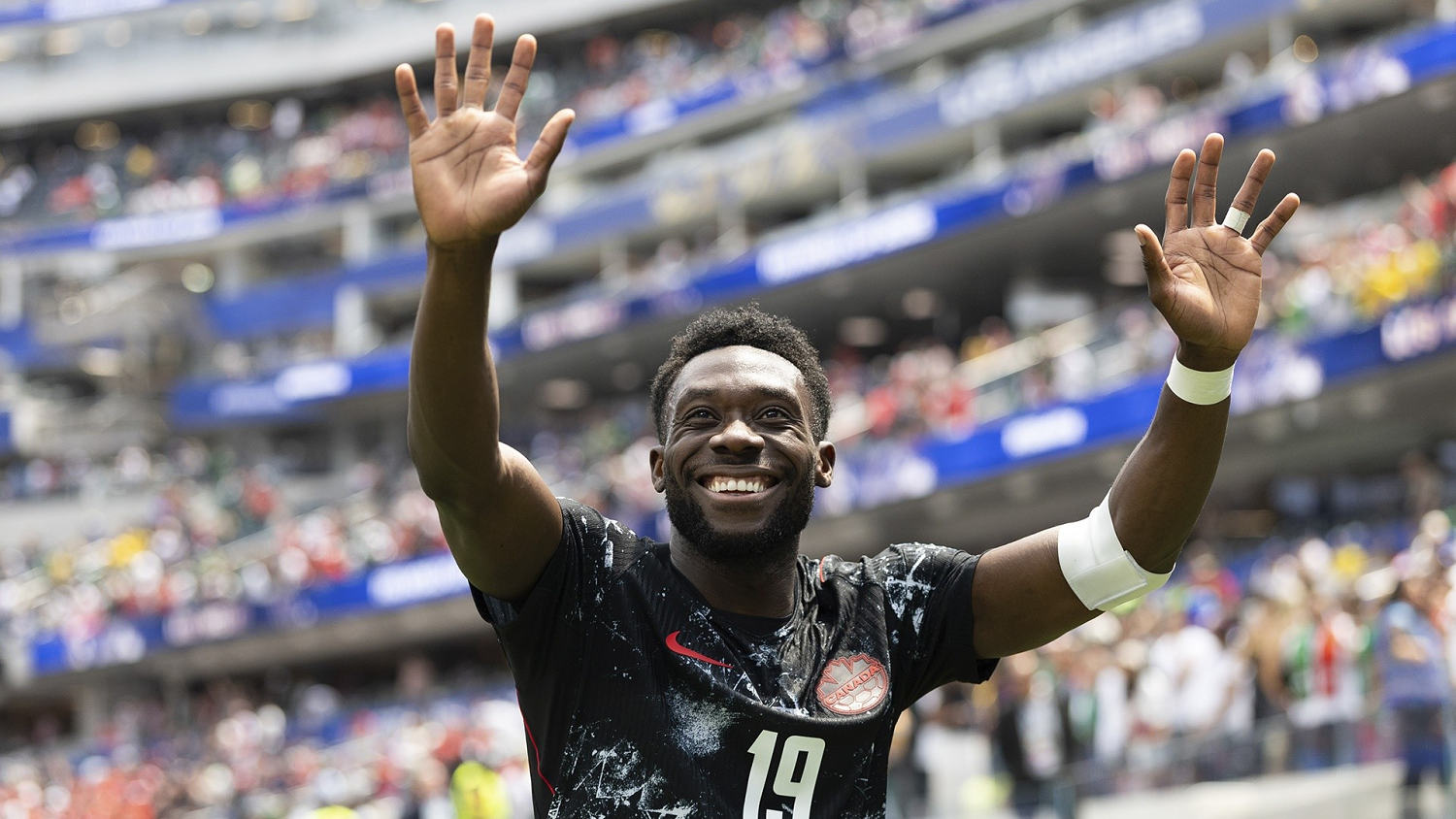 Un gol en el descuento mete a Canadá entre los 16 mejores del Mundial