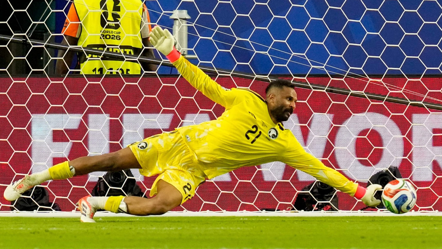 Murallas mundialistas: las mejores atajadas de la primera jornada de grupos en la Copa del Mundo