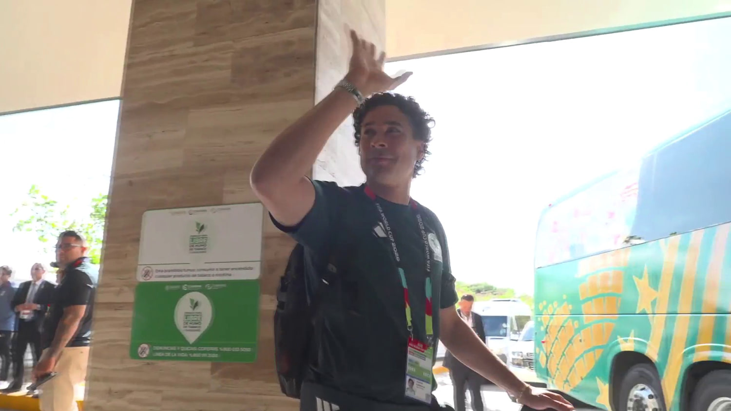 ¡México, México! Así salió el "Tricolor" del hotel en medio del aliento de su gente
