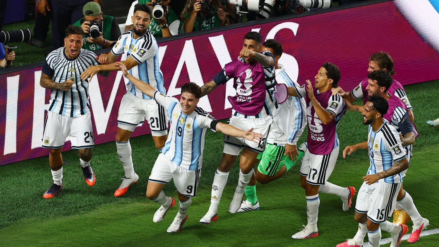 ¡Golazo de Argentina! Julián Álvarez adelanta a la Albiceleste en tiempos extra