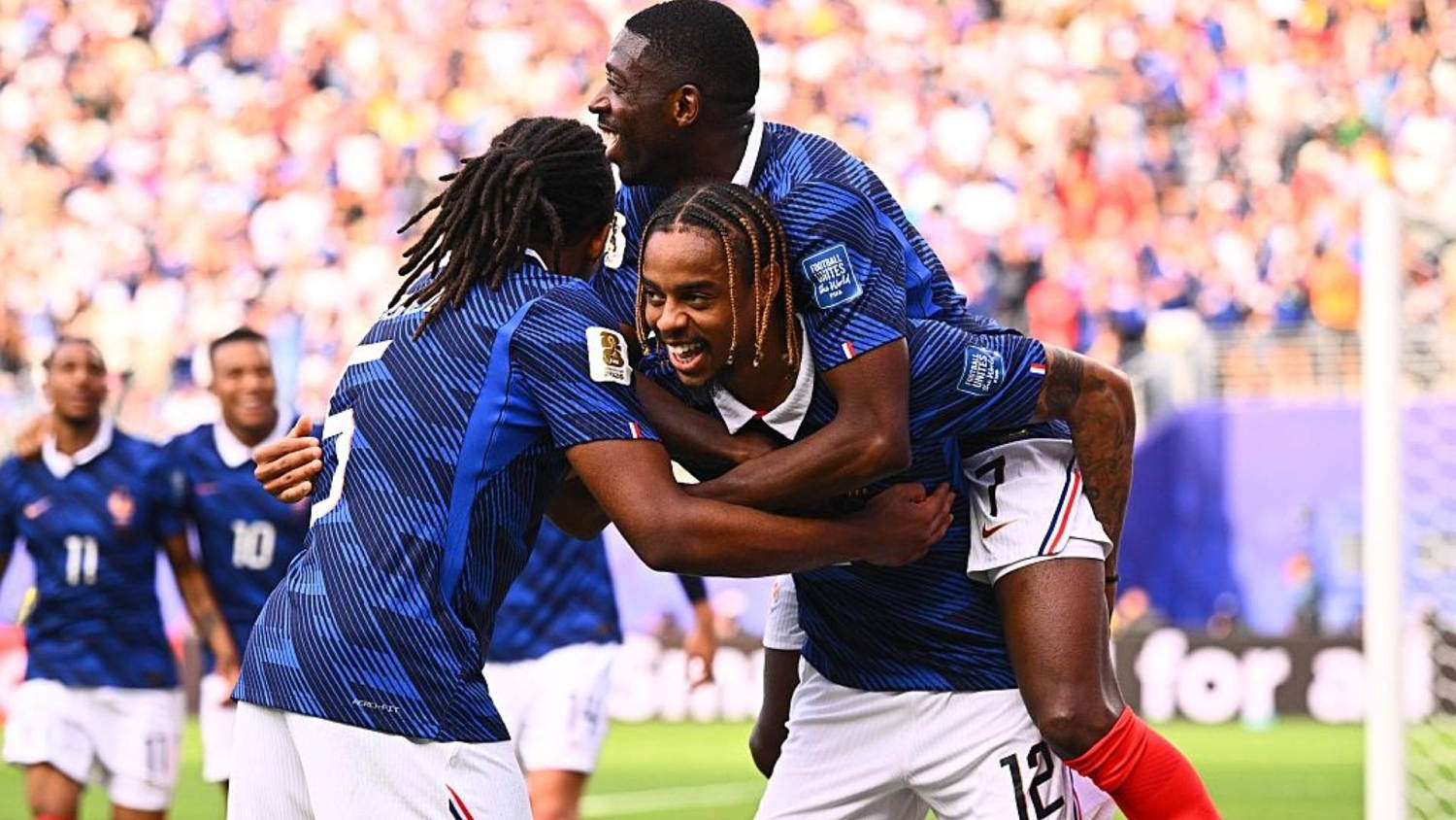 Gol de Bradley Barcola amplía la ventaja y Francia se acerca a los 8vos ante Suecia