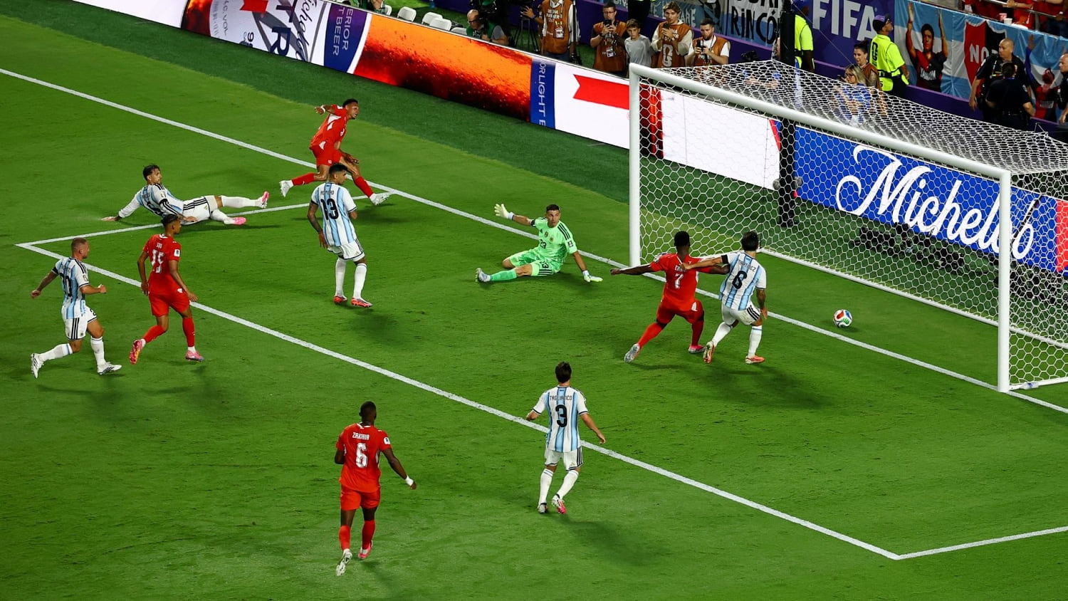 ¡Gol de Suiza! Dan Ndoye empata el duelo ante Argentina