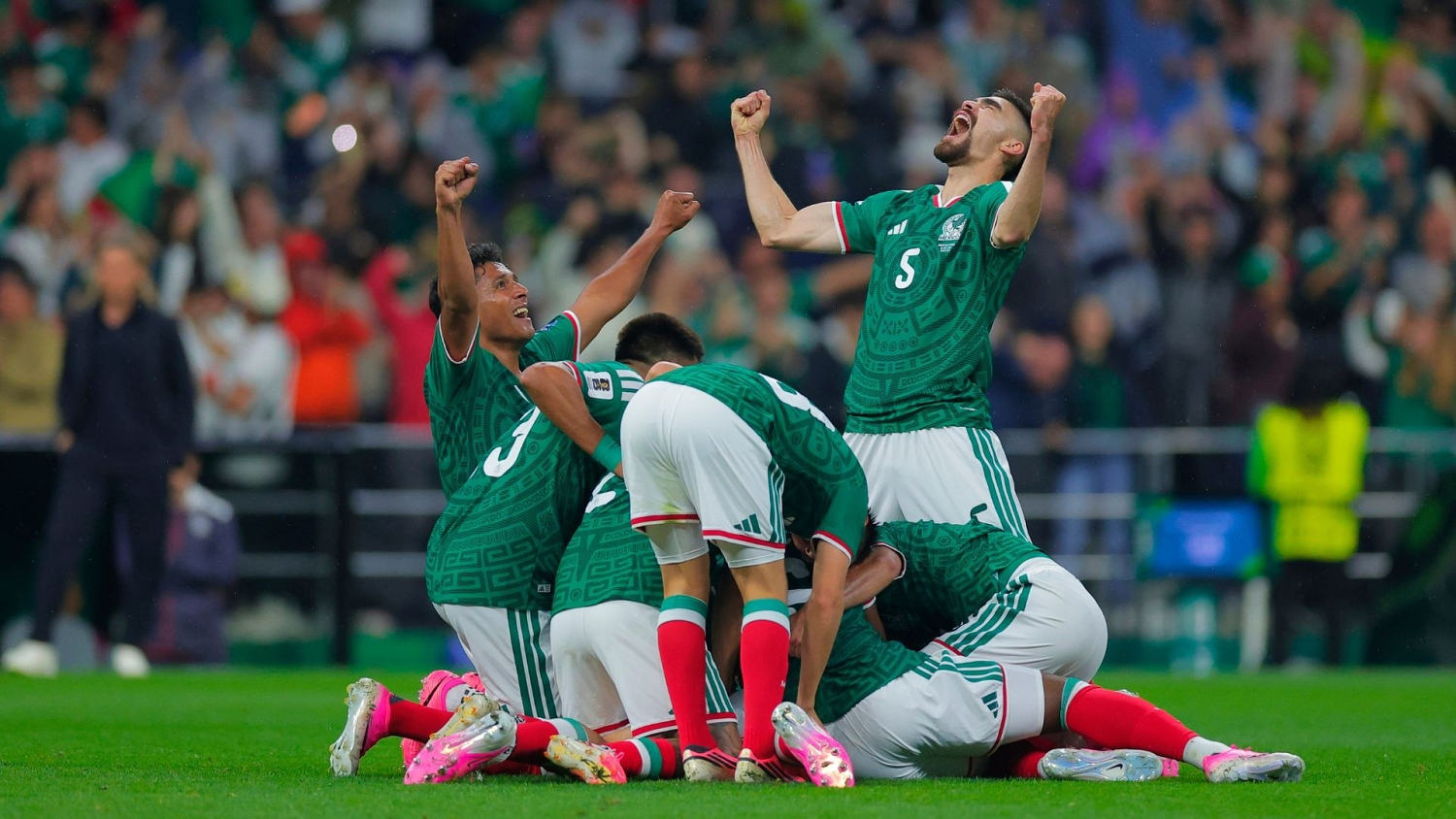 México elimina a Ecuador y firma una noche histórica para avanzar a octavos
