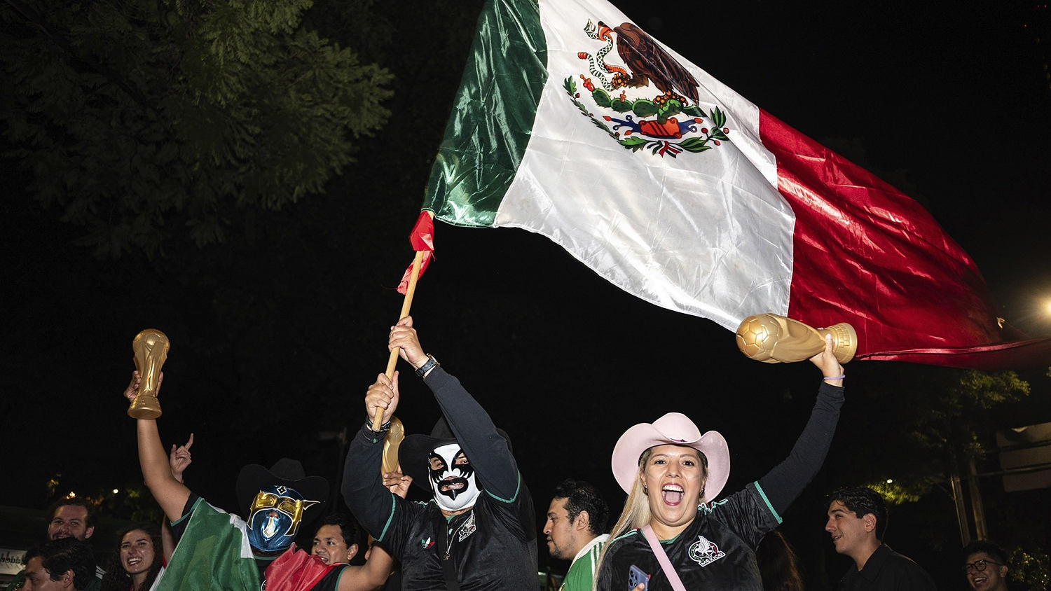 ¡Más de 400 mil mexicanos en el Ángel de la Independencia! Una locura de festejo por el pase a 16vos