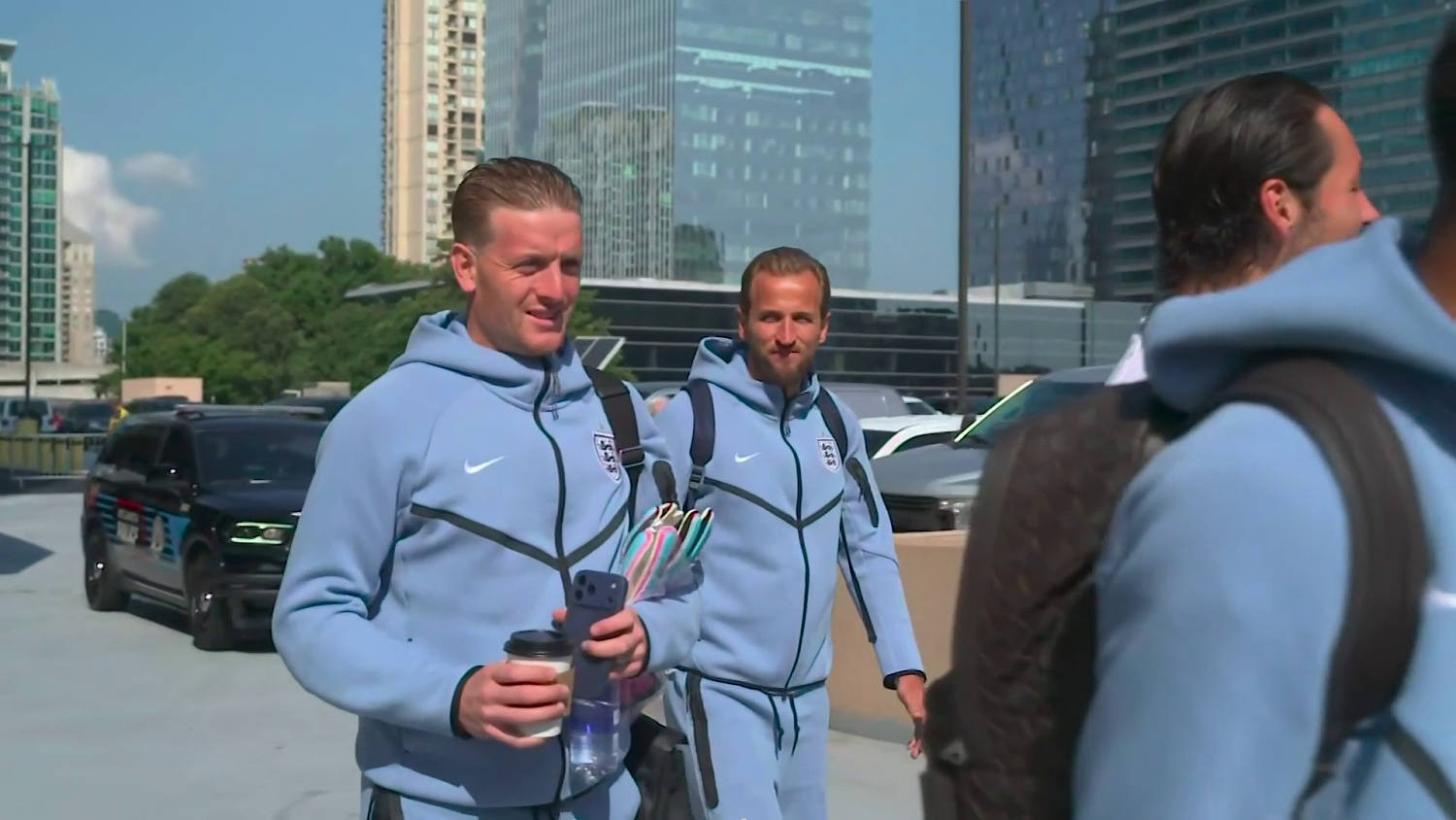 ¡Lista Inglaterra! Así salieron Harry Kane y su selección rumbo al Estadio Atlanta