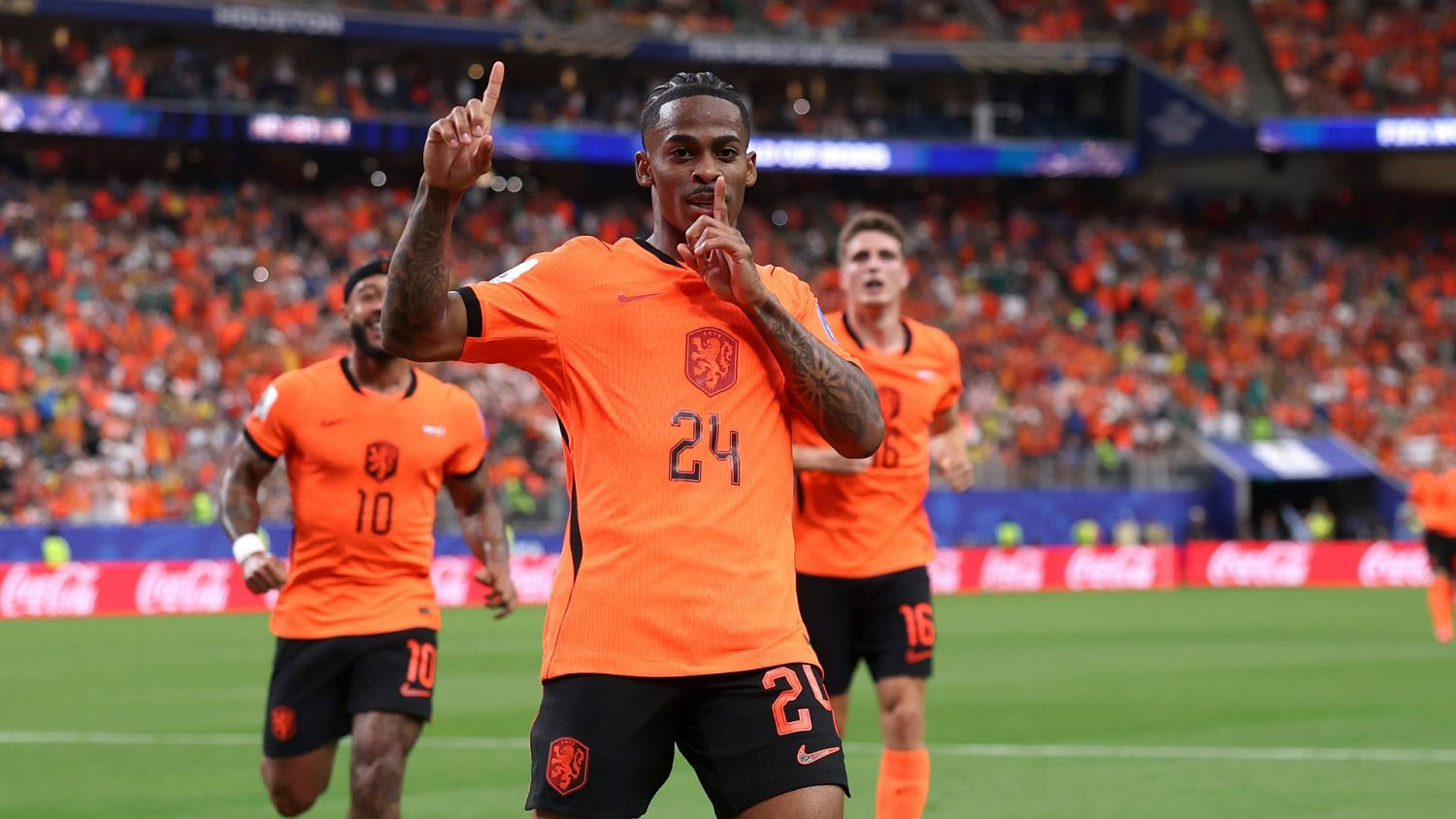 Summerville anota un GOLAZO y envía a "dormir" a Suecia
