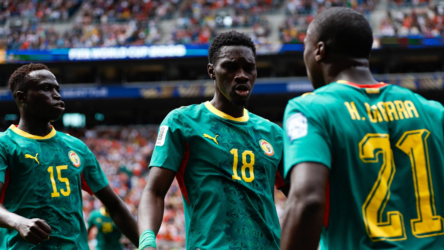 Ismaïla Sarr controla de pecho y marca el segundo de Senegal