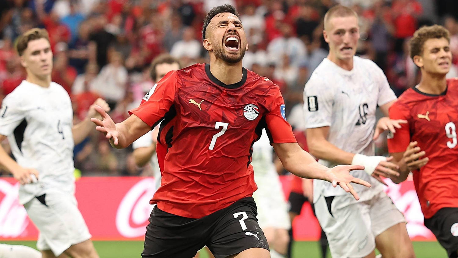 ¡Golazo de Trézéguet! Con épica ‘palomita’ firmó el tercero de Egipto ante Nueva Zelanda