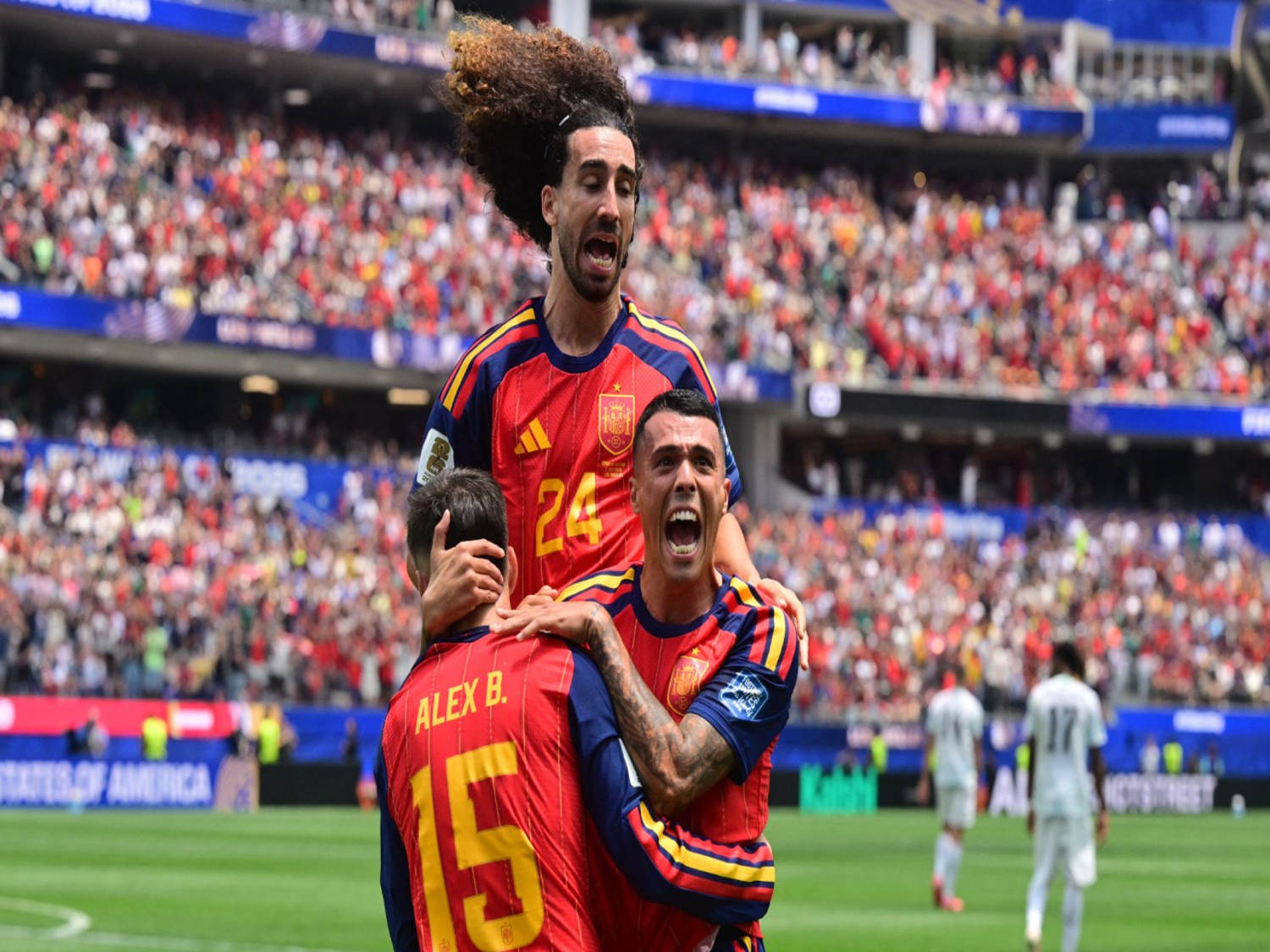 Pedro Porro anota de cabeza el segundo de España y su primer gol mundialista