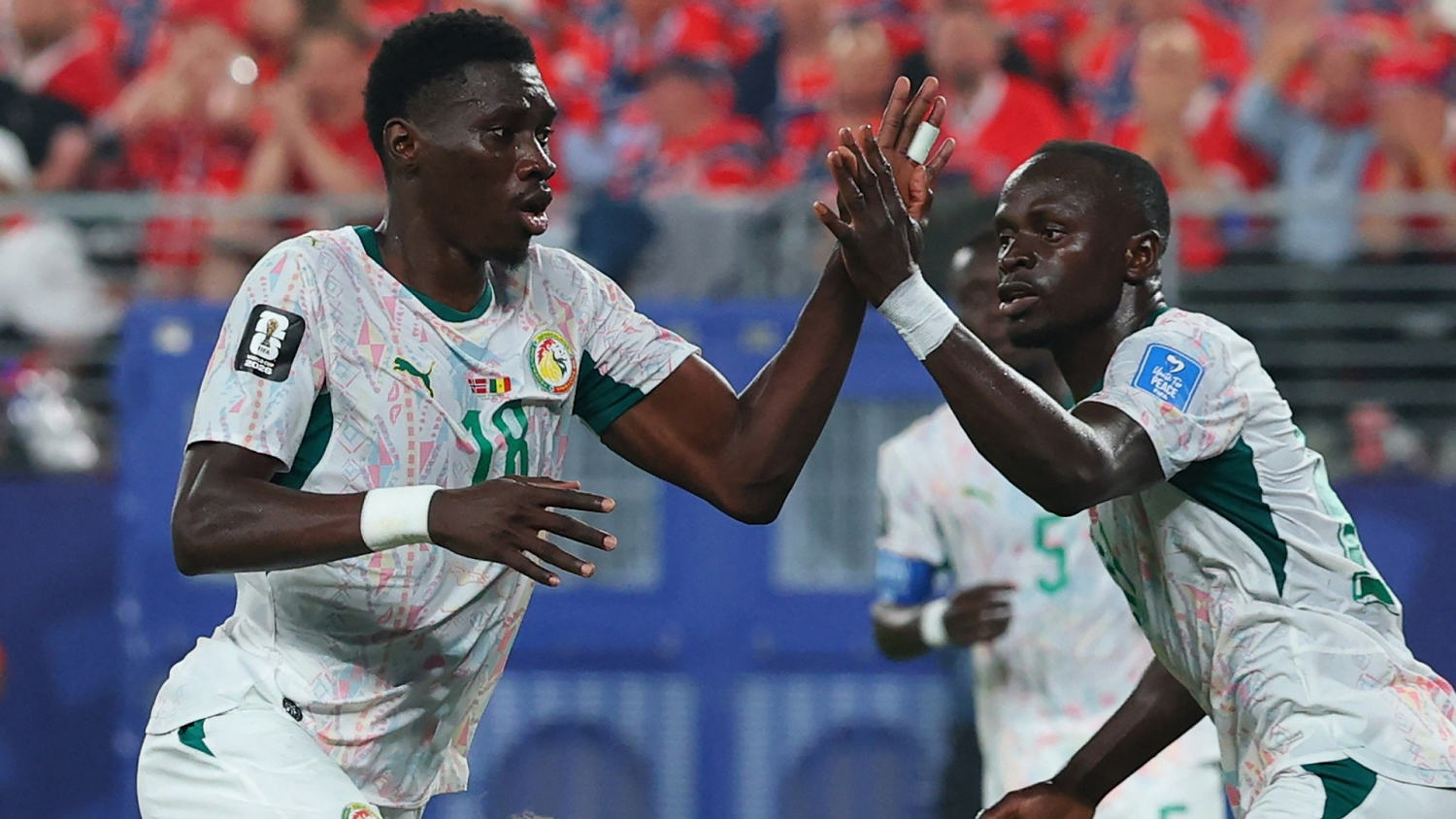 Doblete de Ismaila Sarr y Senegal le pone presión a Noruega