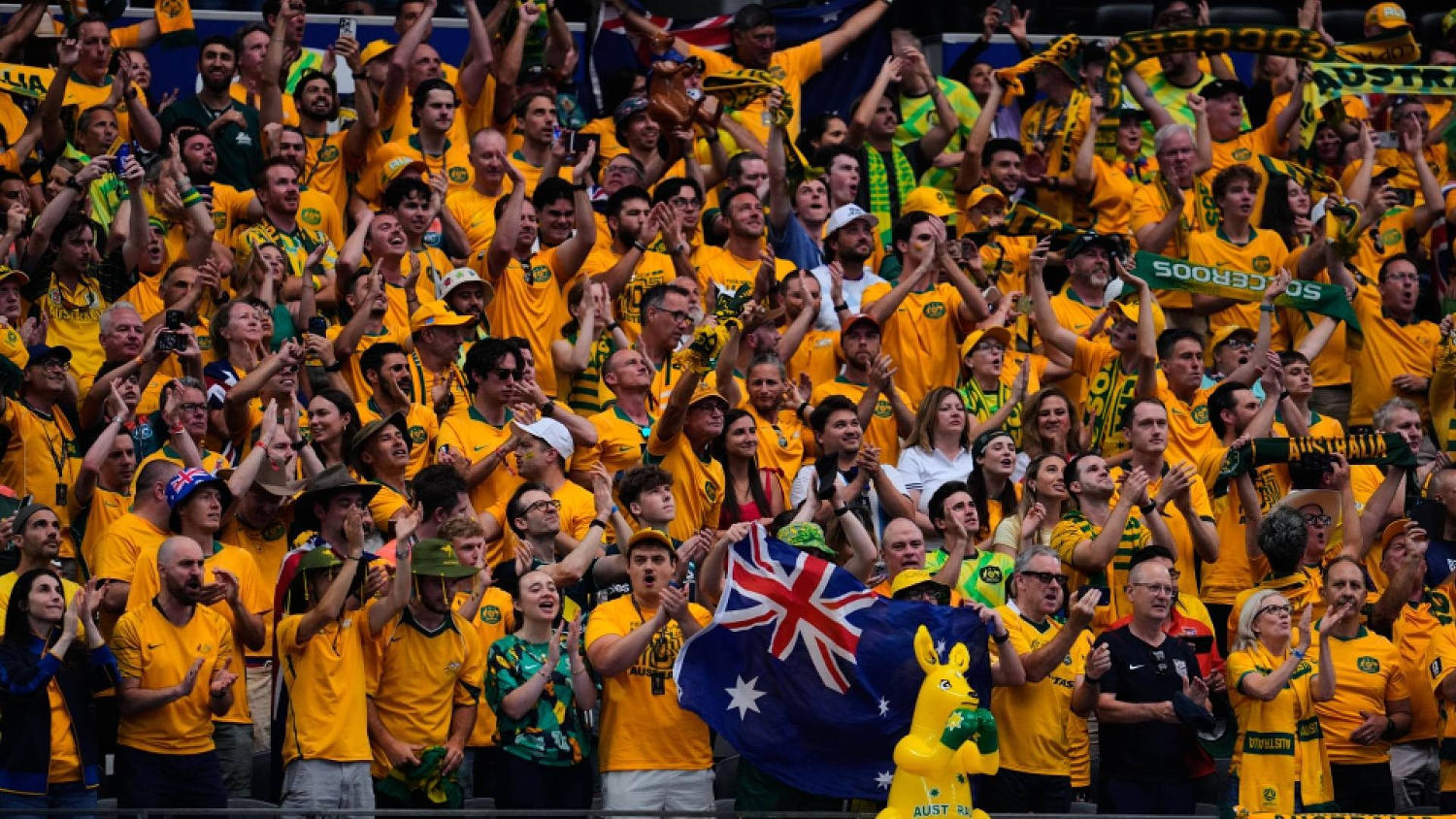 La hinchada enloquece con el autogol de Hany y Australia lo empata en Dallas