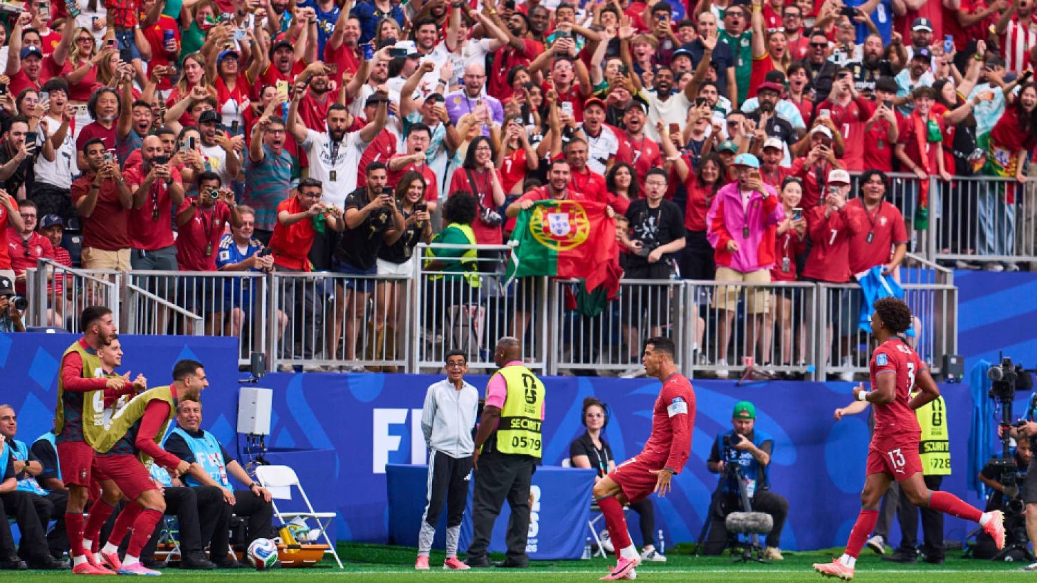 Houston tiembla: CR7 anota y el sueño de la afición portuguesa revive