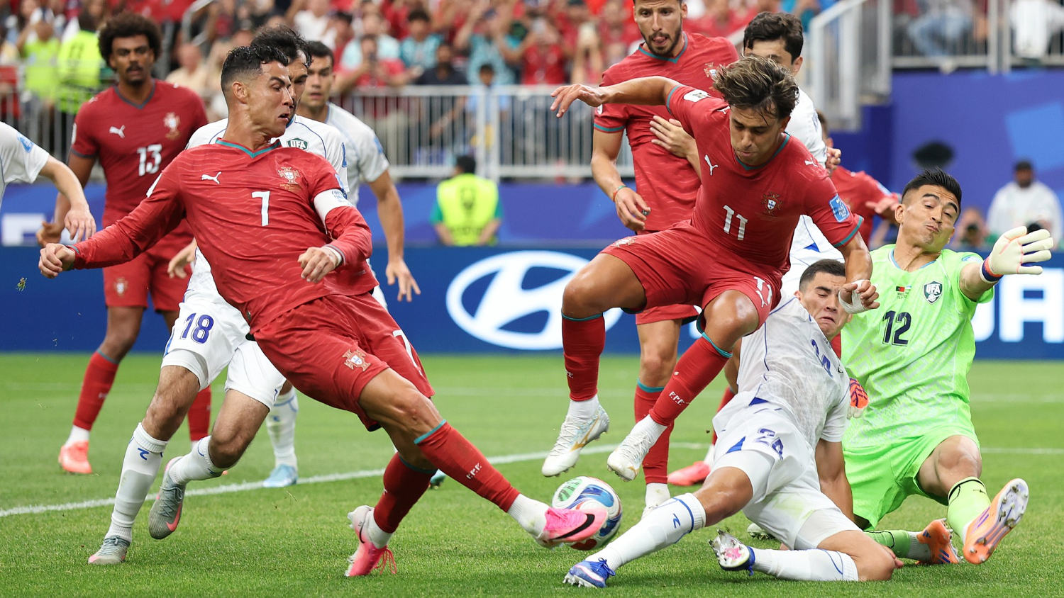 ¡Increíble autogol! Portugal aumenta la ventaja ante Uzbekistán
