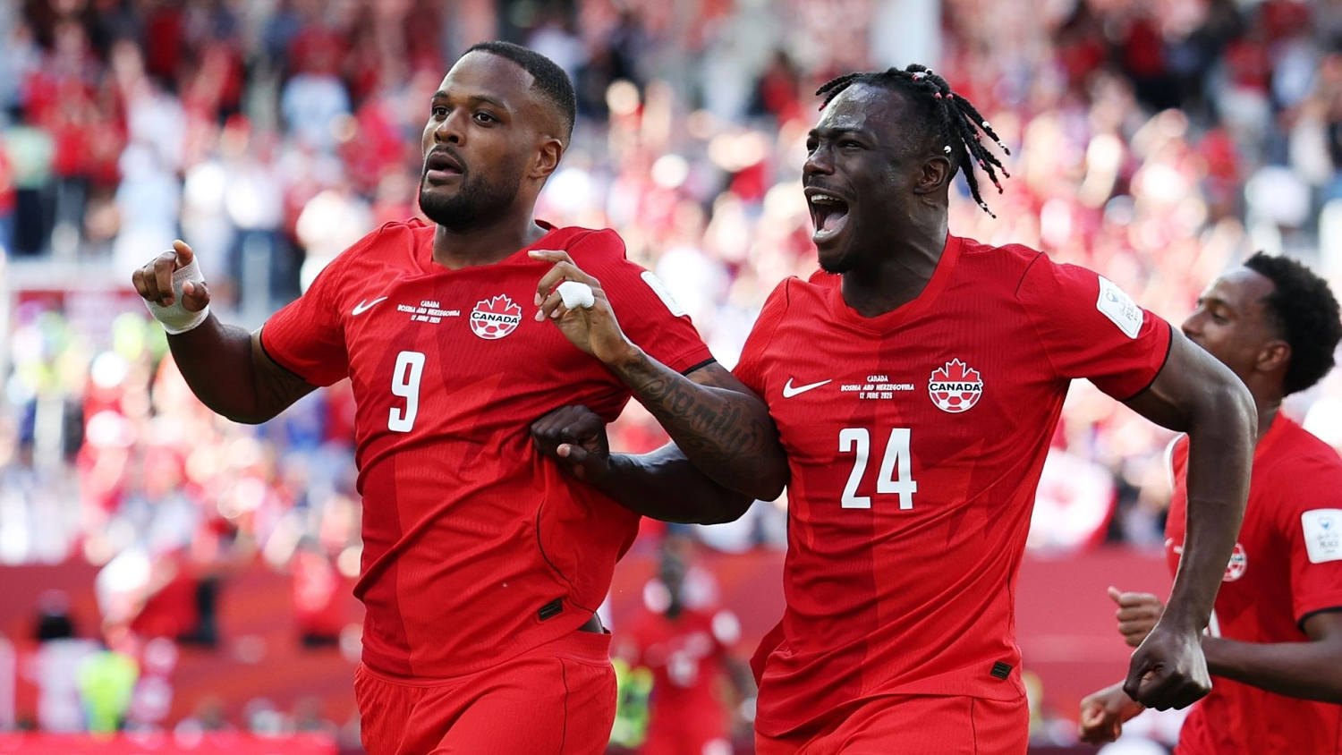 Cyle Larin anota el 1-1 para la “Hoja de Maple”
