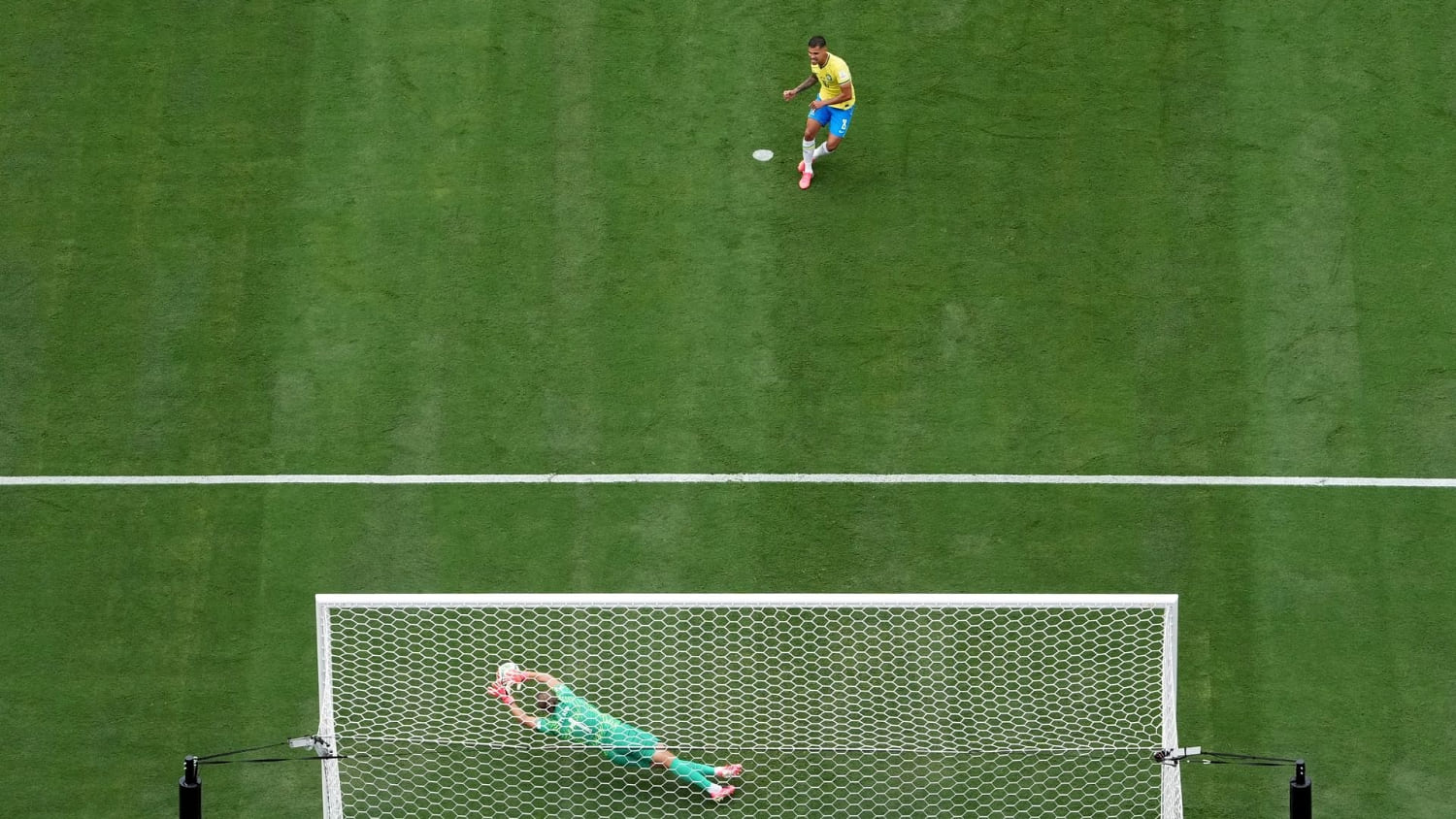 ¡Bruno Guimarães falla el penal! Brasil desperdicia la oportunidad del primero