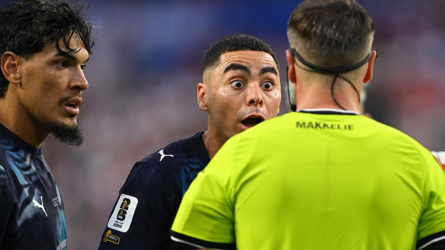 La decisión del VAR que se vio en el Estados Unidos vs Paraguay