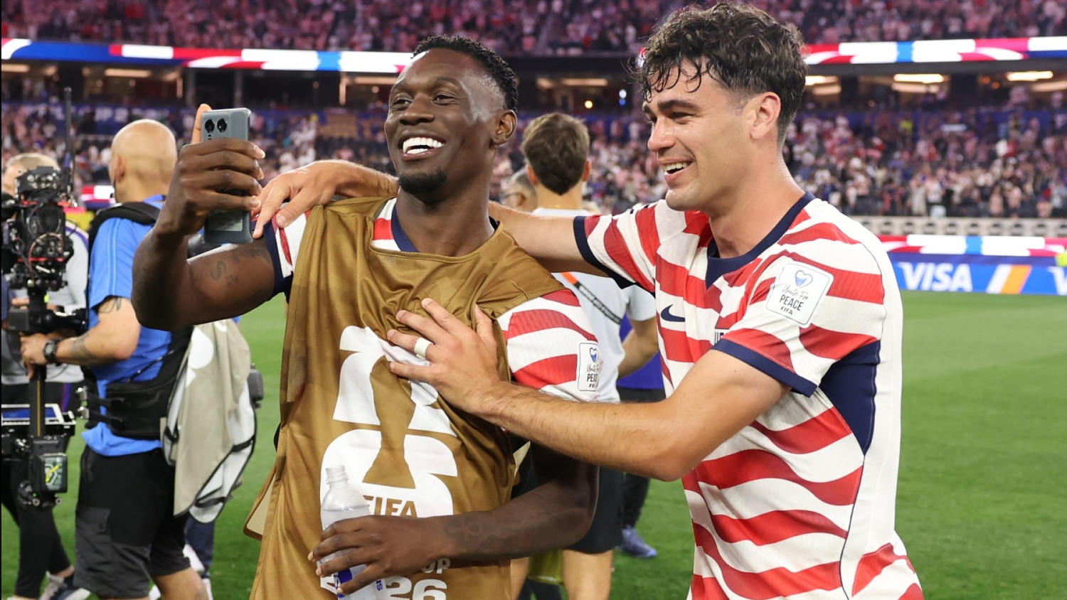 Estados Unidos ilusiona en casa: golea 4-1 a Paraguay con doblete de Balogun