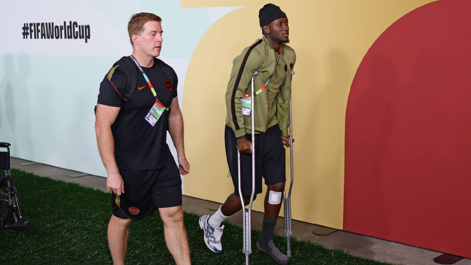 ¡Hermoso momento! Todo Vancouver ovaciona emotivamente a Ismael Koné en su llegada con Canadá