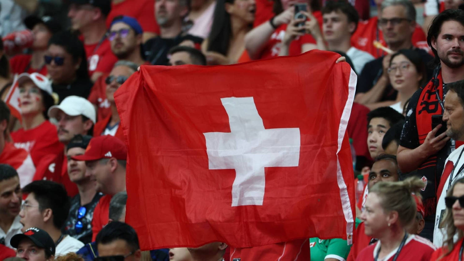 Vancouver se tiñe de rojo: fiesta suiza en casa de Canadá