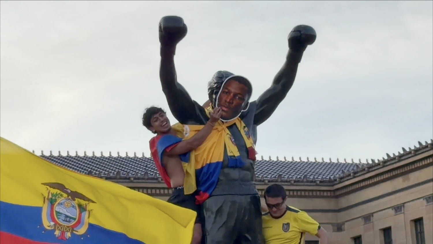¿Rocky es ecuatoriano? Así fue el impresionante banderazo de Ecuador en Filadelfia