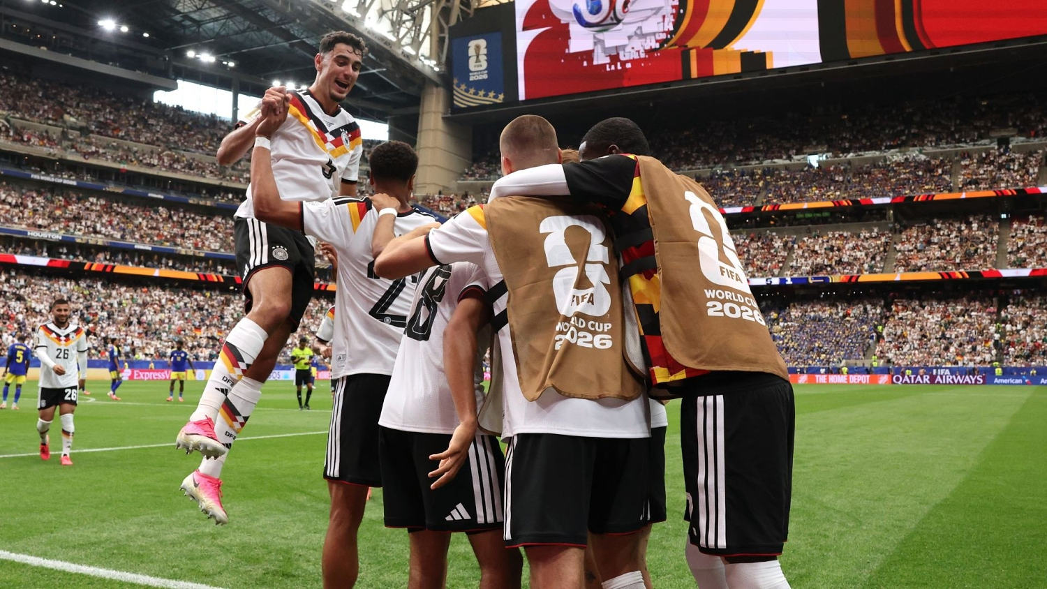 Nathaniel Brown marca el 5-1 en una arrolladora goleada de Alemania