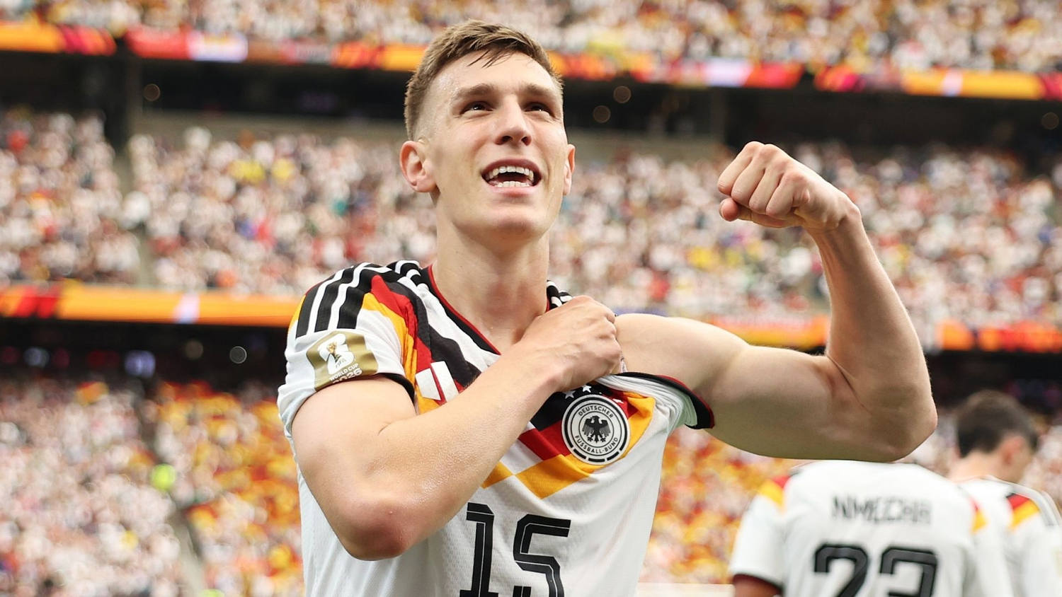 Nico Schlotterbeck pone el 2-1 para Alemania con un remate imparable