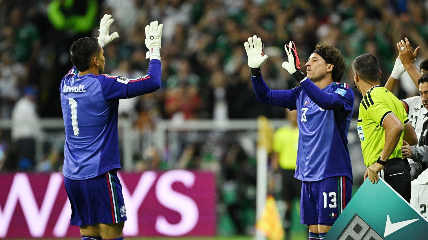 Histórico: ‘Memo’ Ochoa recibe homenaje con México en su sexto Mundial y el Azteca retumba