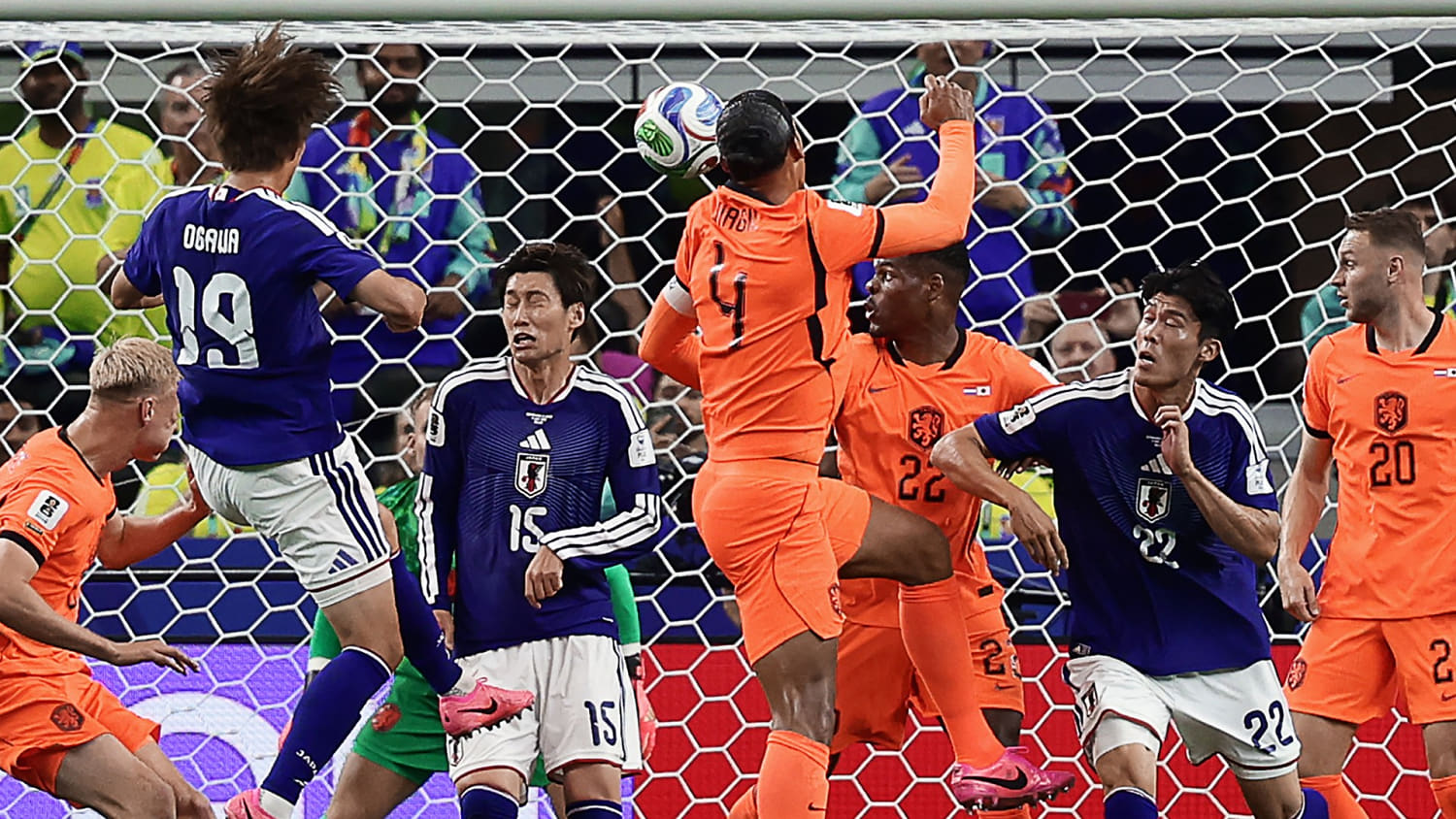 Gol de Daichi Kamada y vuelve el empate para Japón tras un doble cabezazo