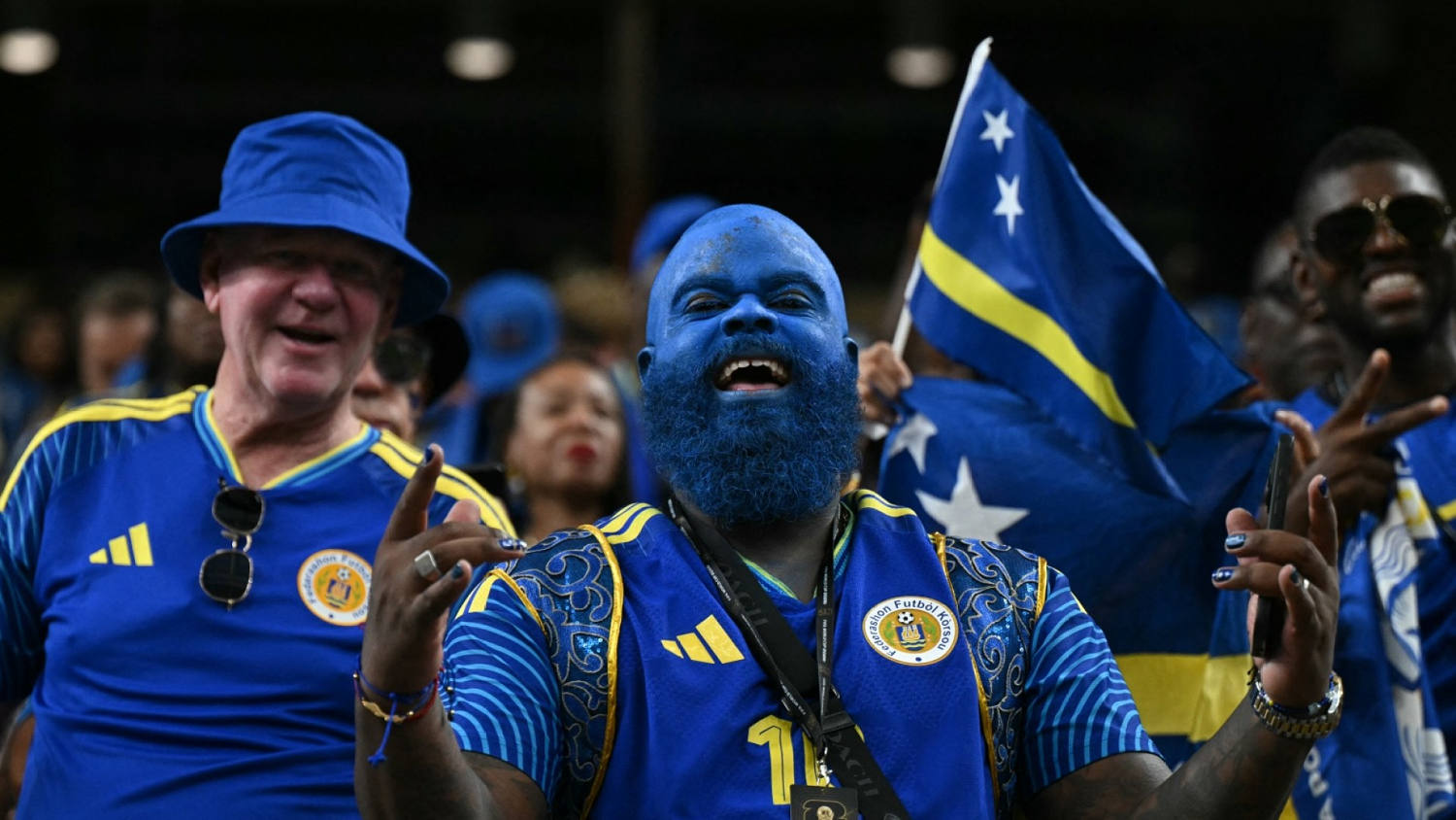 Color, pasión y orgullo: las aficiones se adueñan de las gradas del Mundial