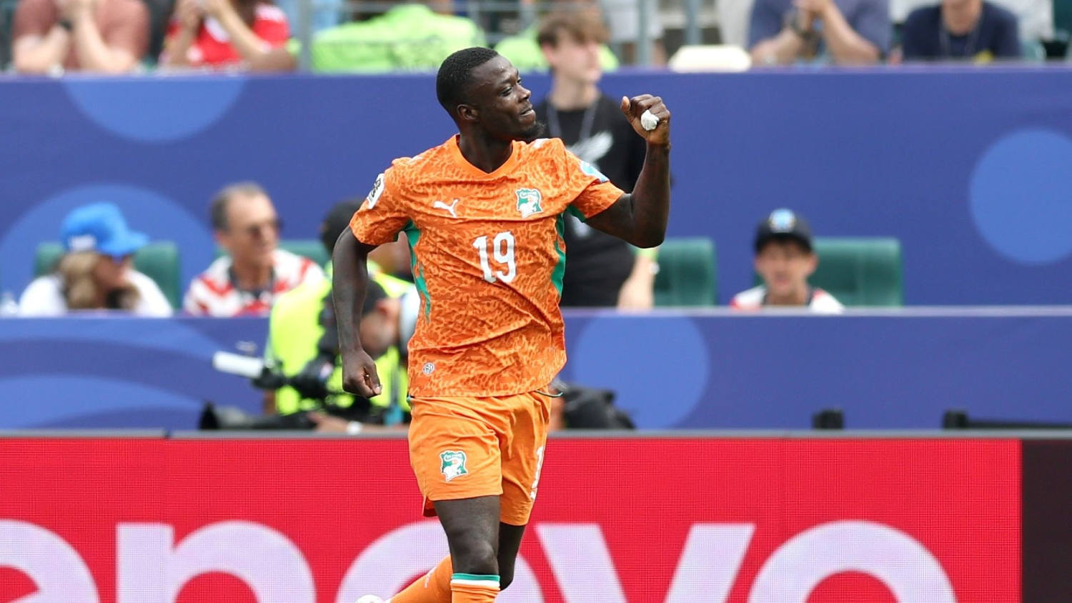Nicolas Pépé adelanta a Costa de Marfil: Grave error en la defensa de Curazao para el 0-1