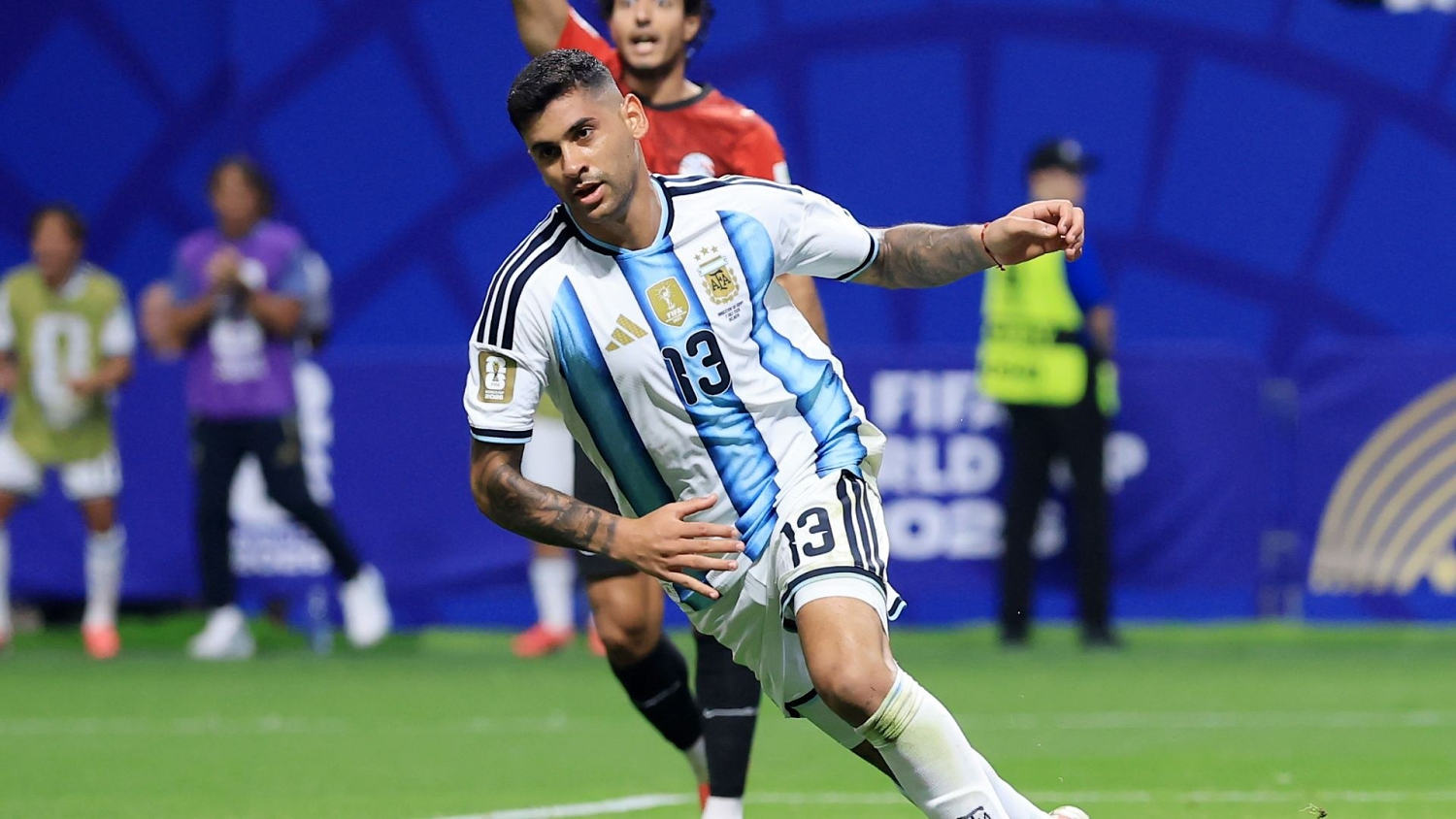 Cuti Romero anota y da vida a Argentina en contra de Egipto