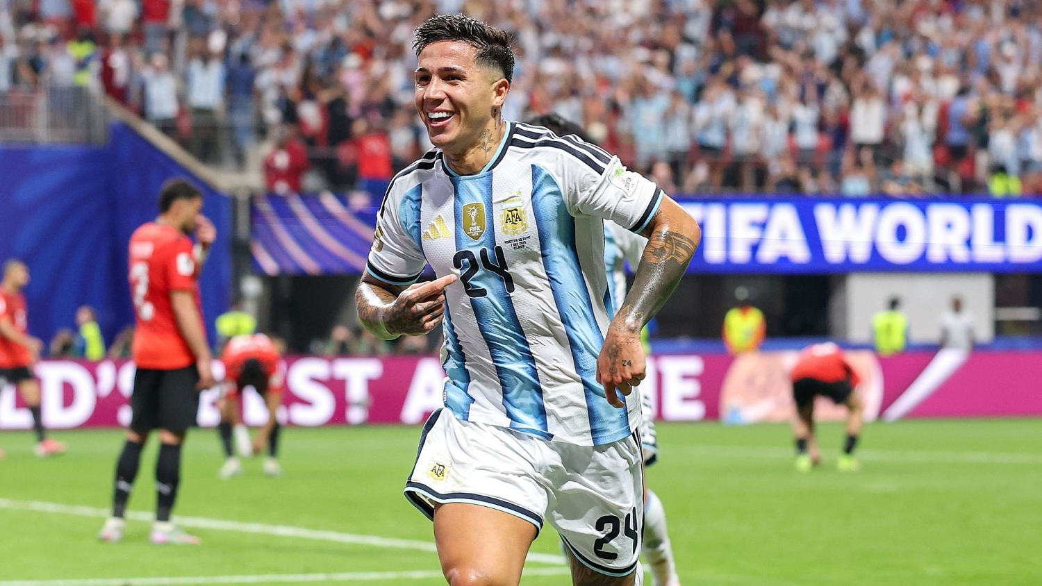 Enzo Fernández anota el 3-2 para dar la vuelta a Egipto