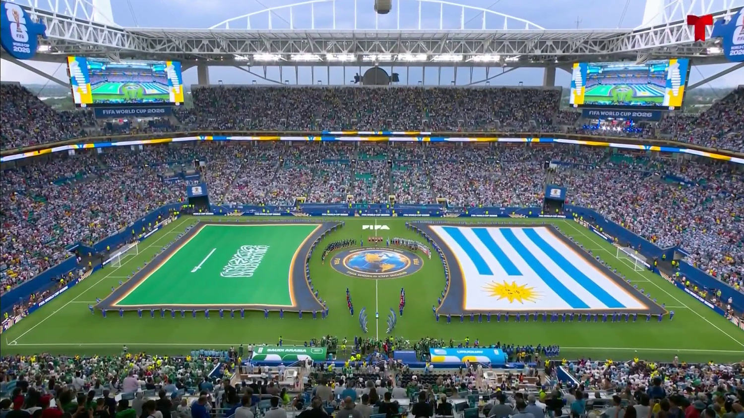 ¡La Celeste dice presente! Suena el himno de Uruguay