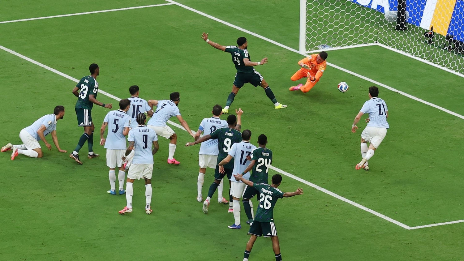 ¡Sorpresa! Gol de Arabia Saudita para tomar la ventaja sobre Uruguay