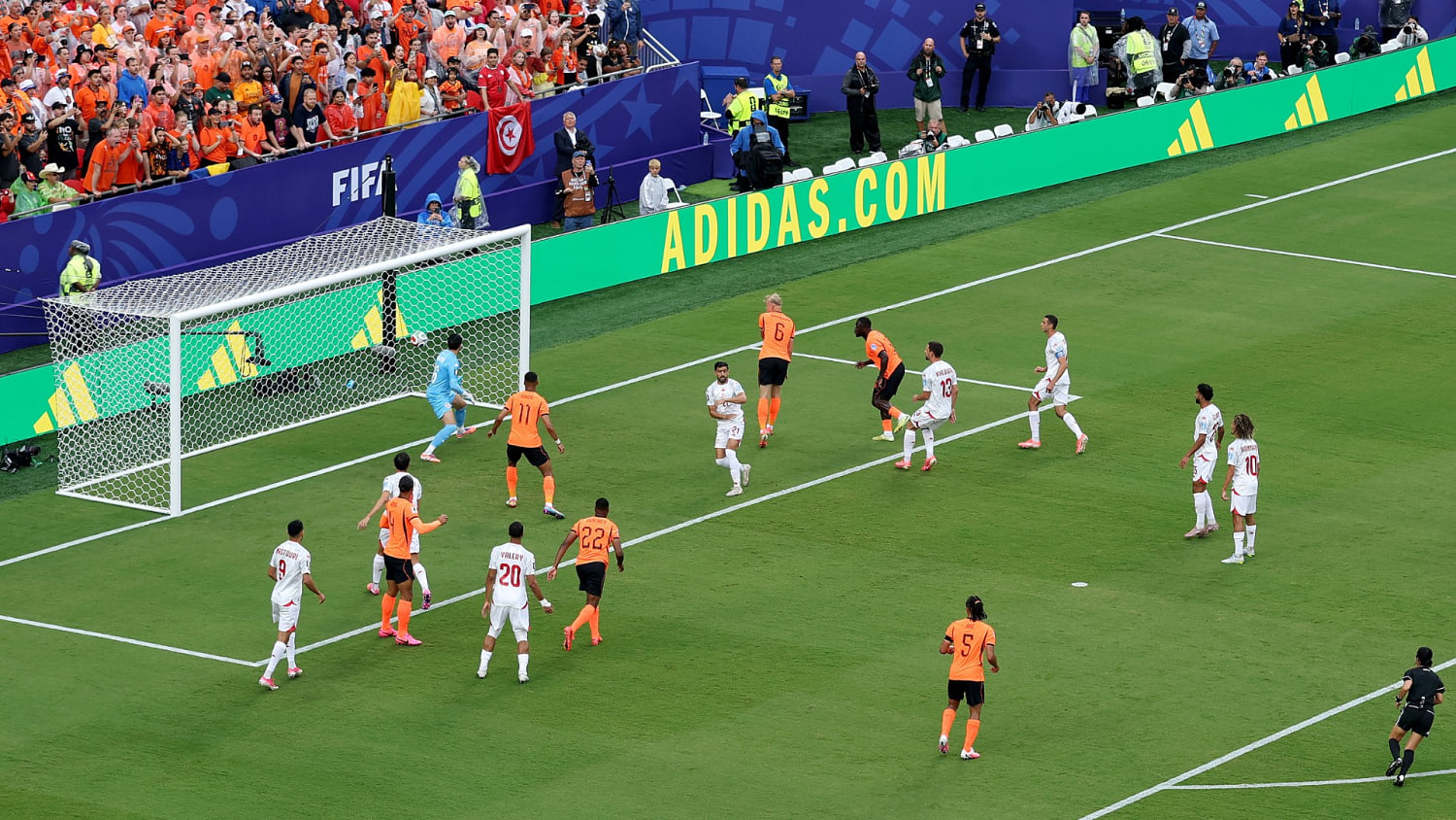 ¡Autogol tempranero! Países Bajos toma ventaja ante Túnez
