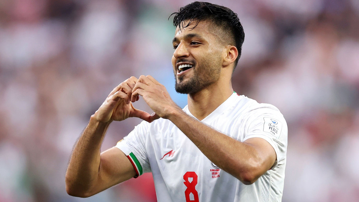 Mohebbi empata para Irán con un cabezazo espectacular