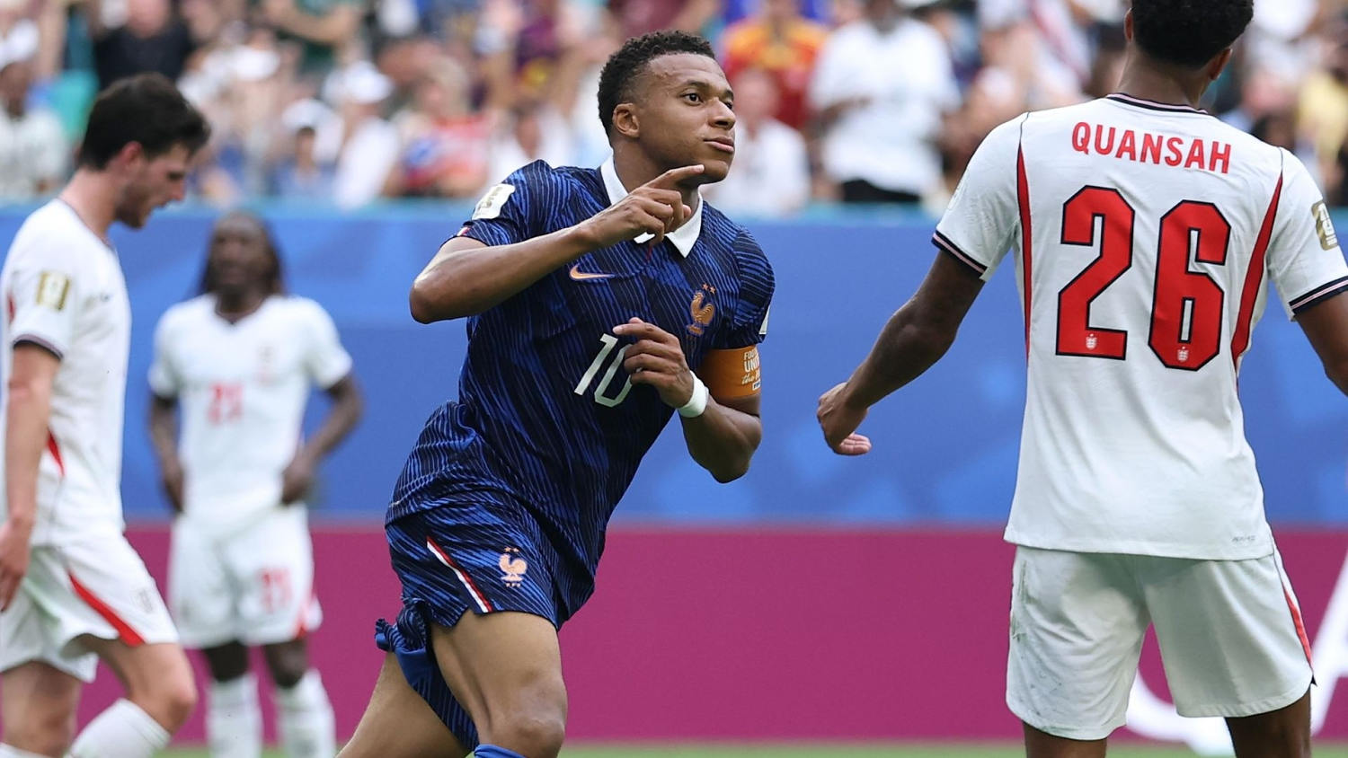 GOLAZO de Kylian Mbappé que da vida a Francia ante Inglaterra