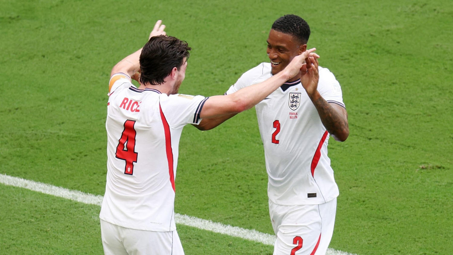 Gol de Ezri Konsa para el 0-2 de Inglaterra sobre Francia