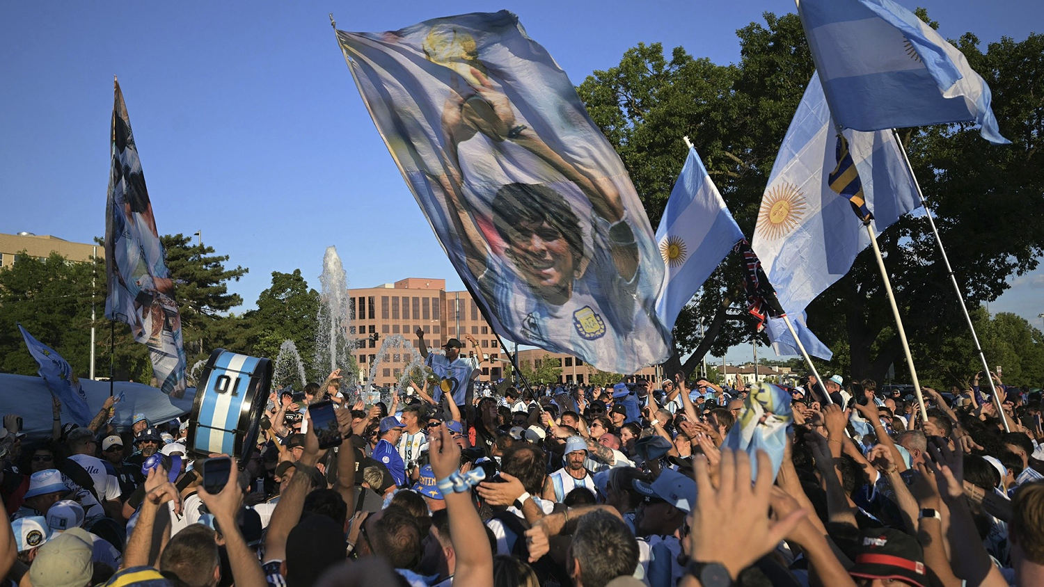 Kansas City es Albiceleste! Impresionante banderazo de Argentina previo al debut de la selección